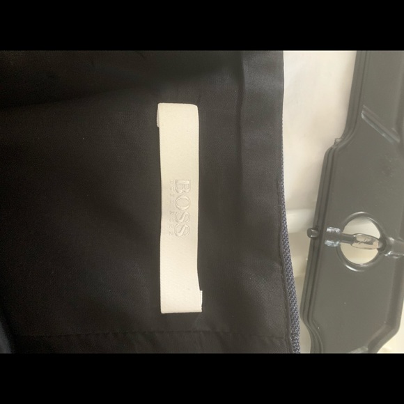 Hugo Boss Pencil Skirt - Picture 5 of 5